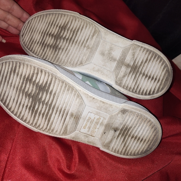 Gently Used MKS Women's Shoe Size 9 Faux Leather Silver Star LaceUp Sneaker - Picture 7 of 7